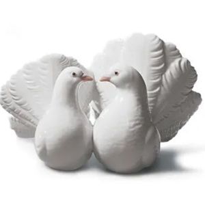 Lladro couple of doves figurine Valentines gift
